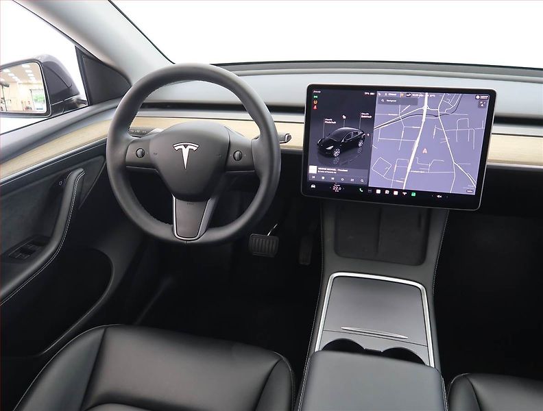 Tesla Model Y (2023) RWD LFP 60kWh, SoH 98% - fotka 7 z 33