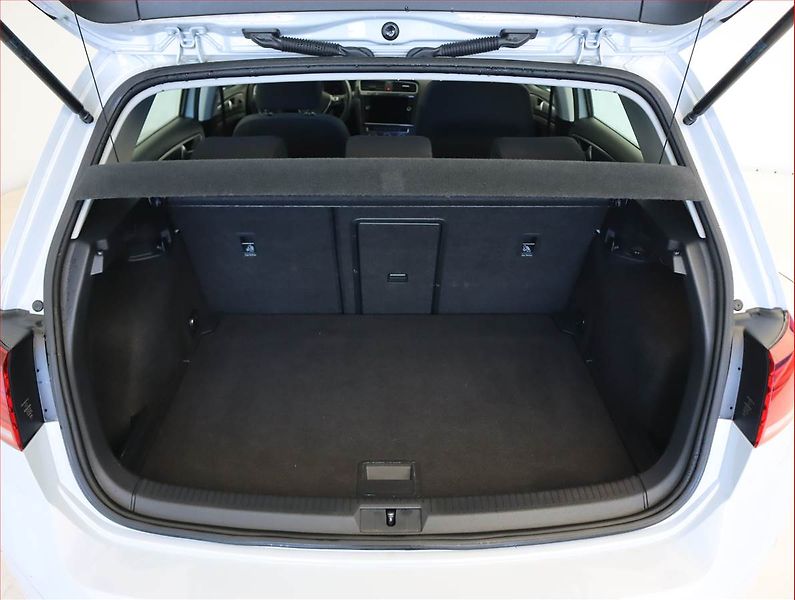 Volkswagen Golf (2018) Comfortline 1.5 TSI - fotka 14 z 21