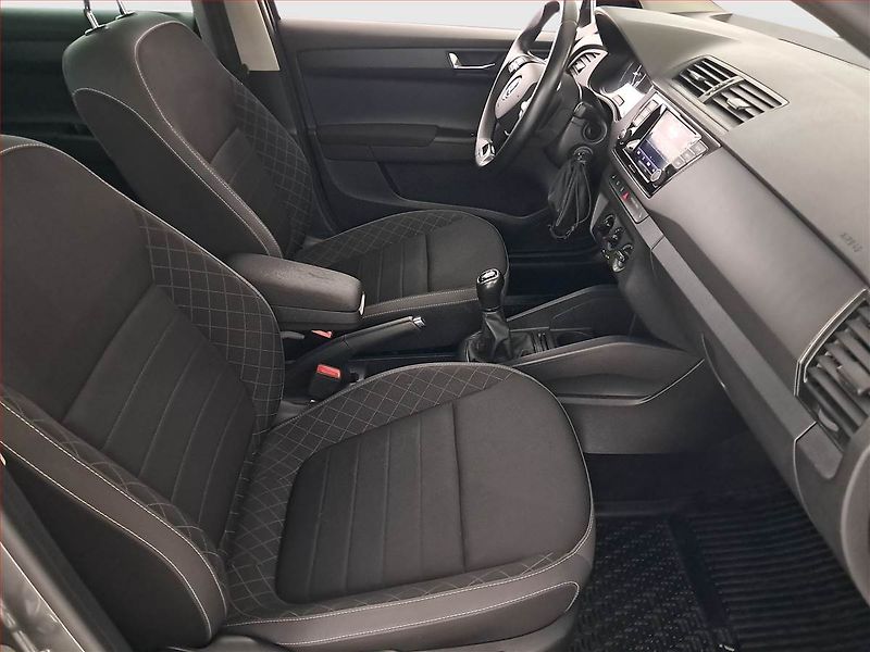 Škoda Fabia (2022) Ambition 1.0 TSI, ČR,1.maj - fotka 9 z 18