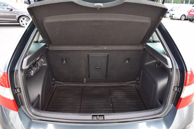 Škoda Rapid (2016) 1.2TSI 66kw AMBITION JOY XENON - fotka 8 z 49