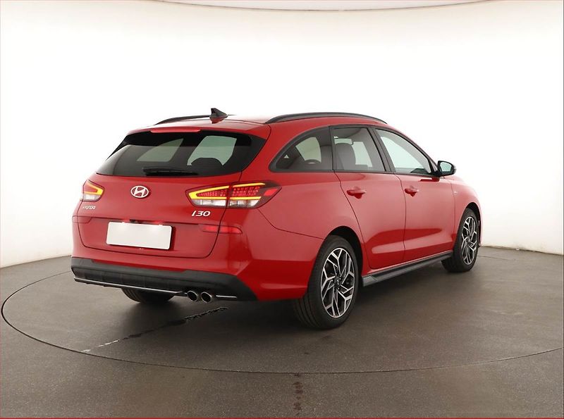 Hyundai i30 (2025) 1.0 T-GDI, N-LINE, KAMERA - fotka 5 z 16