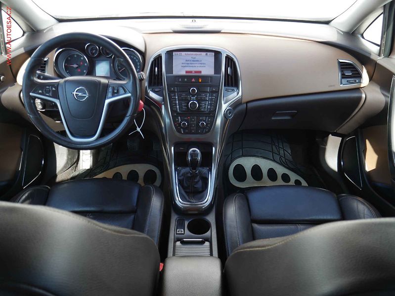 Opel Astra (2011) 1.7 CDTI, Klima, AC - fotka 8 z 19