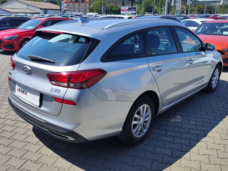 Hyundai i30 1.0 T-GDI/88kW Comfort - fotka 5 z 26