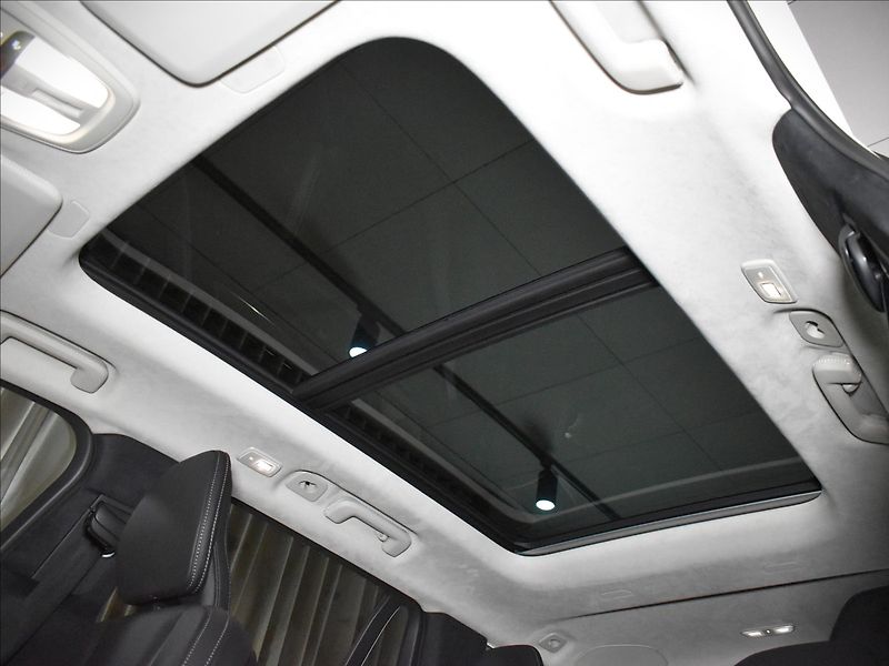 Volvo XC90 (2026) 2,0 B5  Ultra Bright - fotka 17 z 46