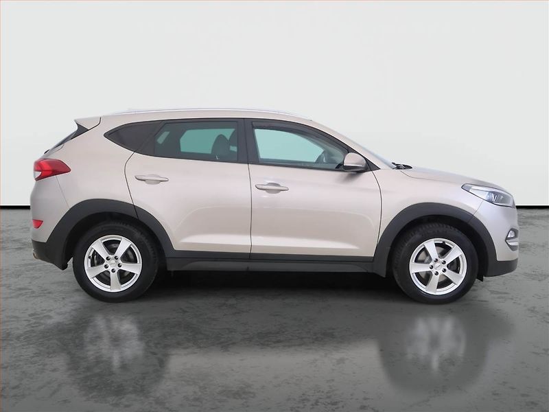 Hyundai Tucson (2016) Trikolor 1.7 CRDi, Serv.kniha - fotka 6 z 17