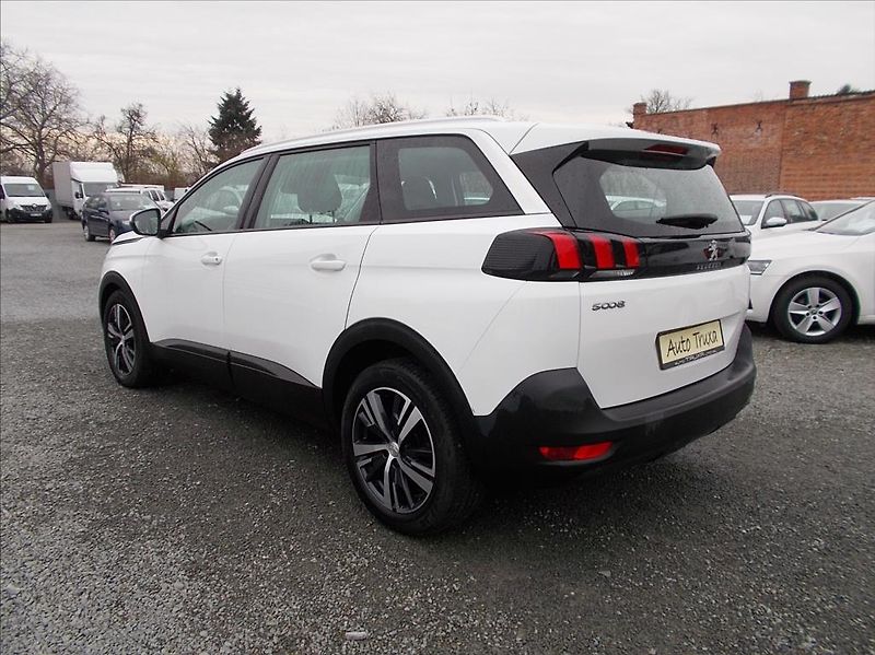 Peugeot 5008 ACTIVE 1.6 BlueHDi 120 7-míst - fotka 3 z 46