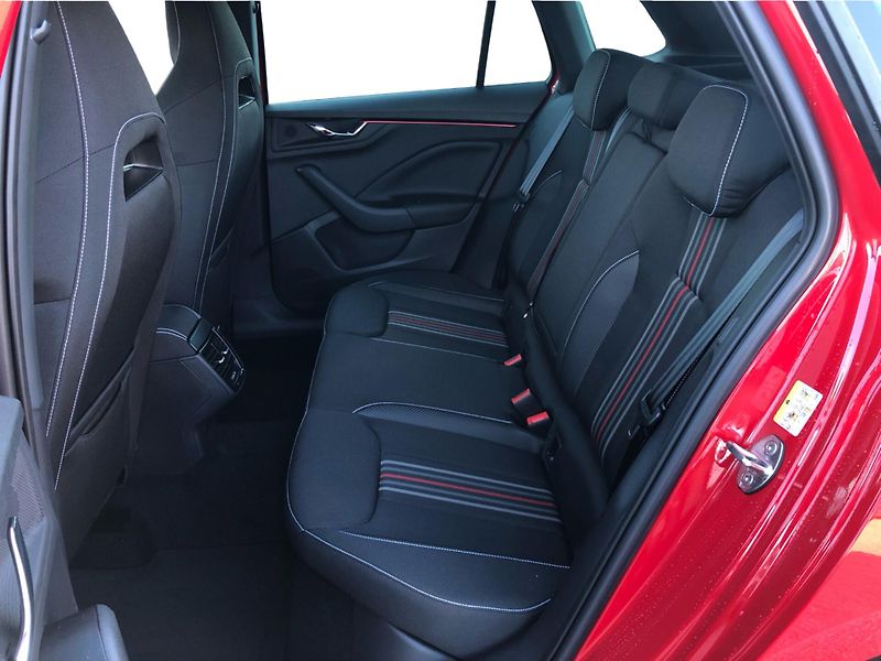 Škoda Kamiq 1,5 TSI M.C, DSG7° - fotka 12 z 29