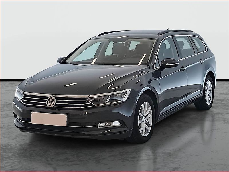 Volkswagen Passat (2015) 2.0 TDI, Automat, Navi - fotka 2 z 17