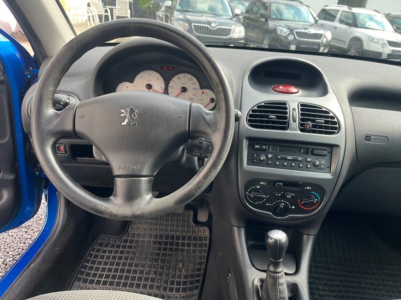 Peugeot 206 (2005) 1.4 TDI Nová STK - fotka 9 z 15