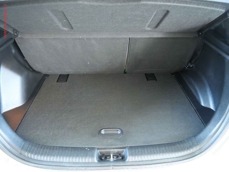 Hyundai ix20 (2012) 1.4CVVT, 2.maj,ČR, AC - fotka 7 z 20