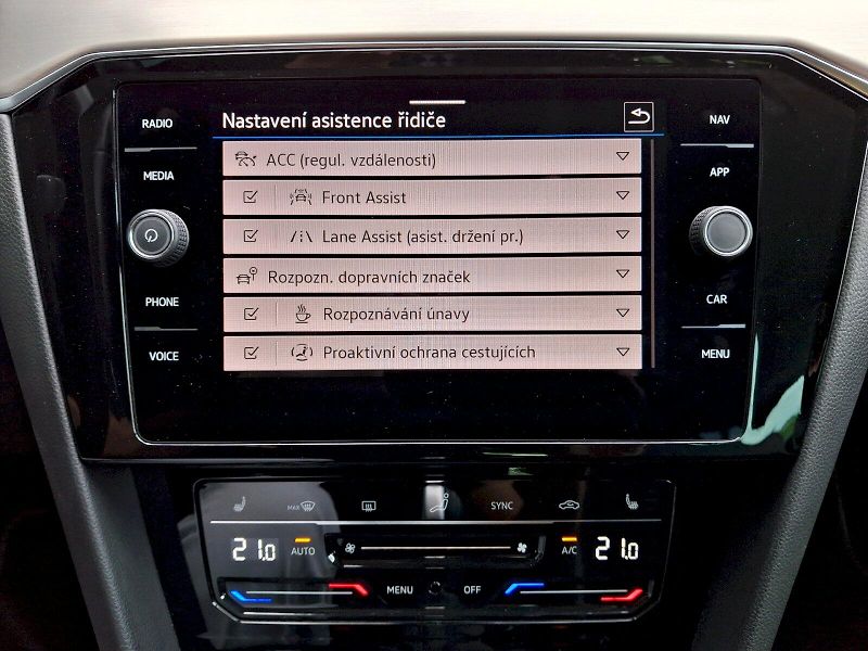 Volkswagen Passat (2023) Variant Elegance DSG 1,5TSi 11 - fotka 25 z 33