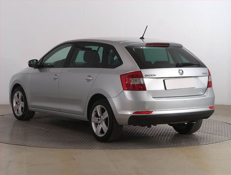 Škoda Rapid (2015) Spaceback 1.2 TSI, Tempomat - fotka 4 z 17