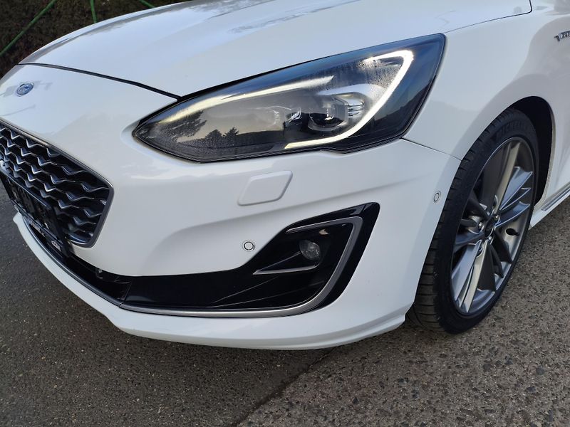 Ford Focus (2018) 2,0 Tdci 110Kw Vignale 8AT - fotka 31 z 38
