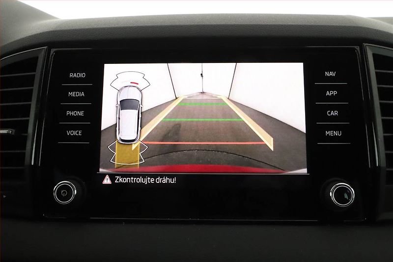 Škoda Karoq (2025) 1.5 TSI, Drive - fotka 14 z 19