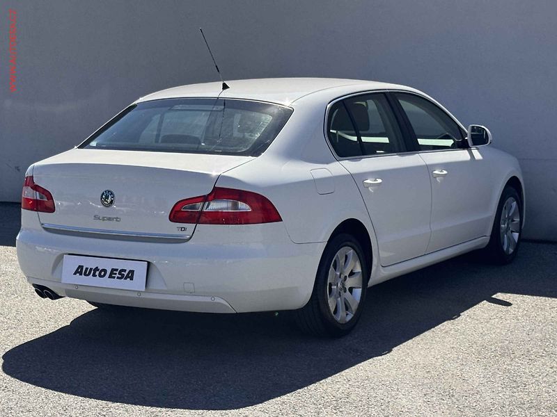 Škoda Superb (2009) 2.0 TDi, ČR, Ambition, DSG - fotka 6 z 14