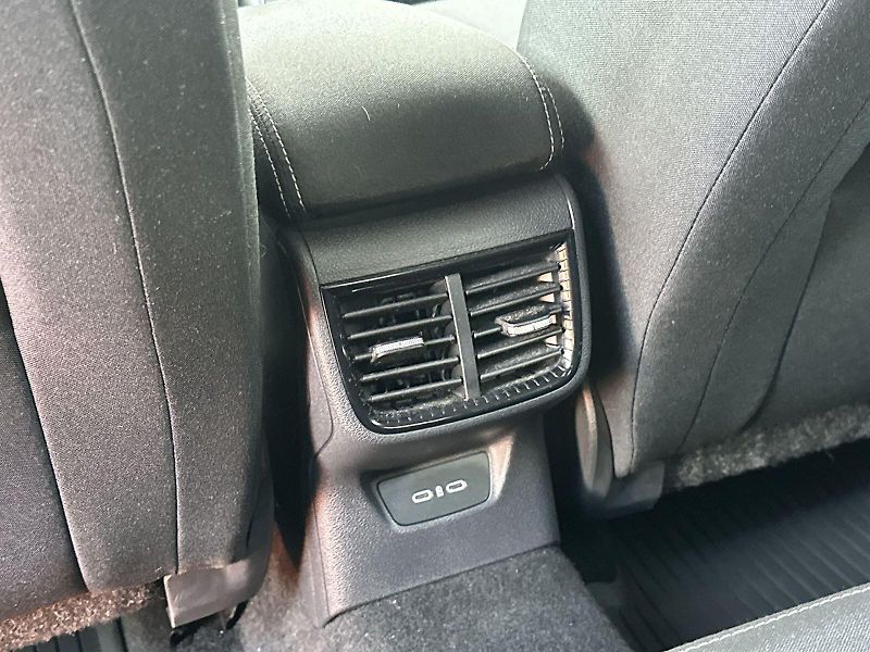 Škoda Fabia (2024) 1.0 TSI DSG Top Selection - fotka 24 z 31