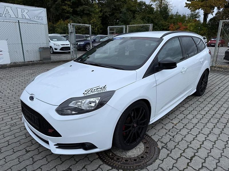 Ford Focus ST 2.0 EB 184 kW nehavar. - fotka 1 z 12