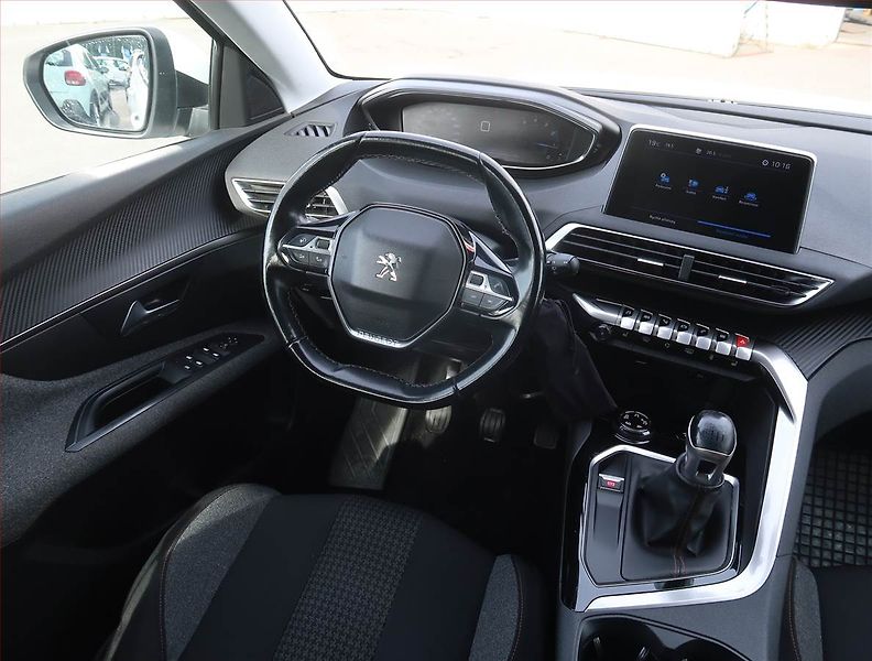 Peugeot 3008 (2020) 1.2 PureTech, Serv.kniha - fotka 7 z 22