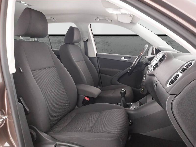 Volkswagen Tiguan (2011) 1.4 TSI, Serv.kniha, Xenony - fotka 9 z 17