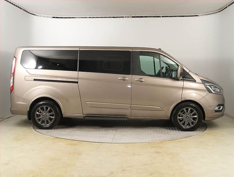 Ford Tourneo Custom (2019) 2.0 EcoBlue, ČR - fotka 6 z 24