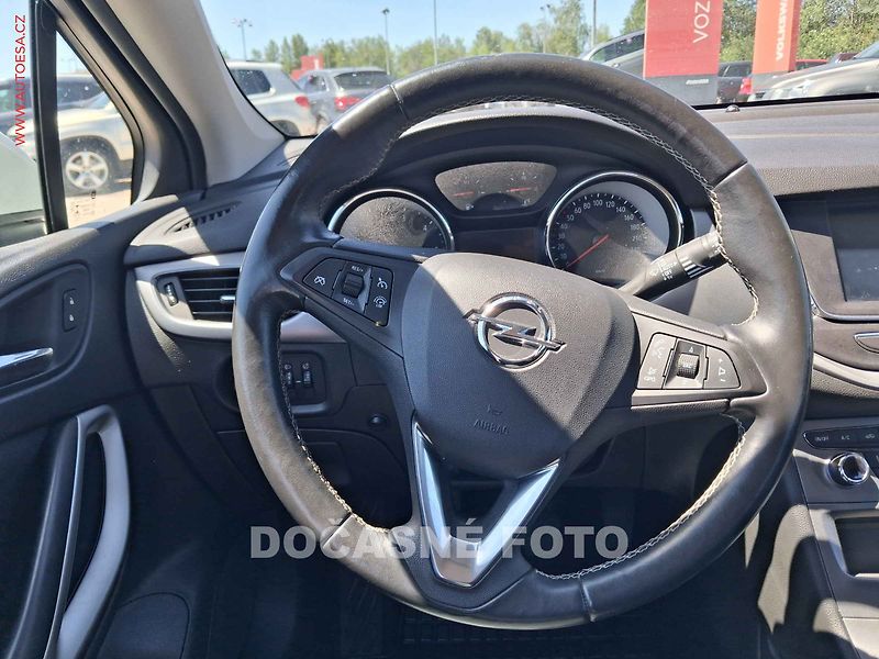 Opel Astra (2018) 1.6 CDTi, ČR, Enjoy, výhřev - fotka 11 z 17