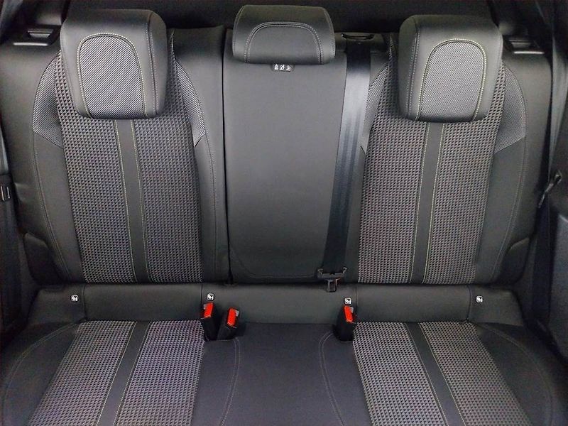 Peugeot 2008 (2020) GT Line 1.2 PureTech - fotka 10 z 17