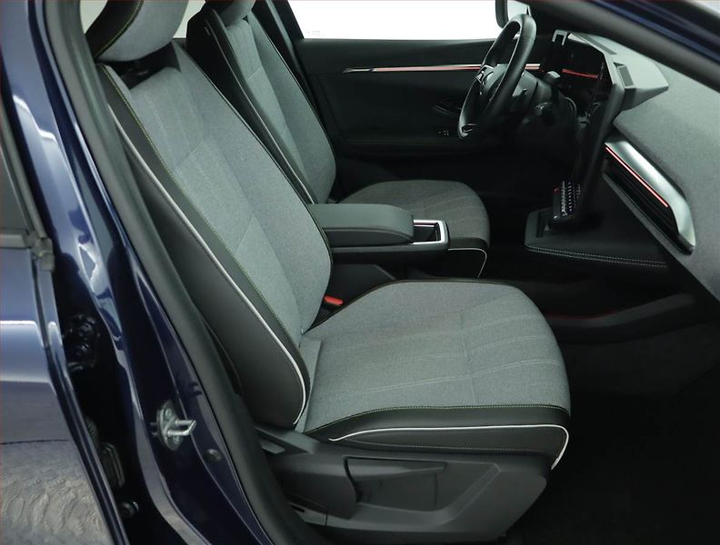 Renault Mégane (2023) E-Tech EV60 220, SoH 93% - fotka 9 z 18