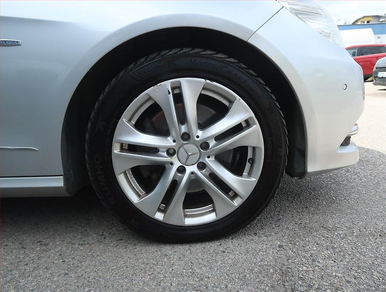 Mercedes-Benz Třídy E (2012) E 350 CDI 4MATIC, 4X4 - fotka 15 z 23