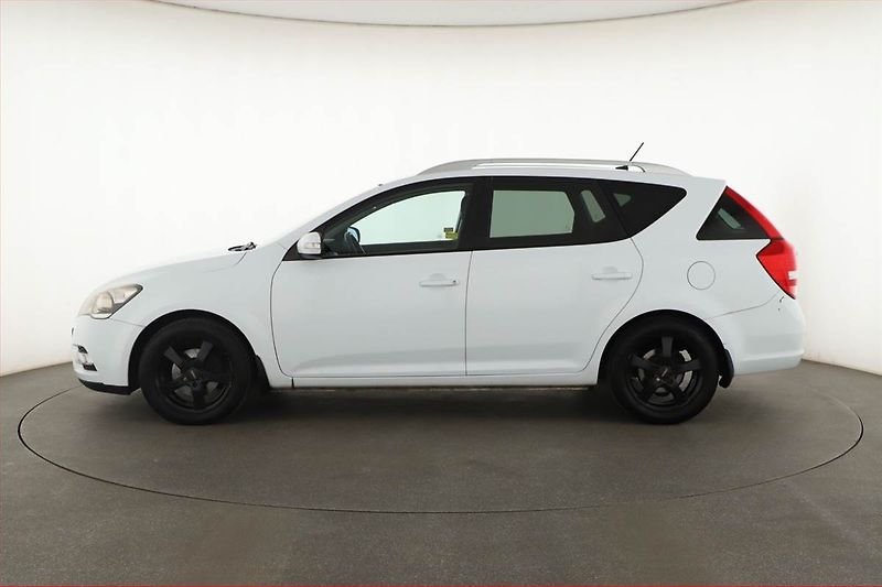 Kia Ceed (2011) 1.6 CRDi, Serv.kniha, po STK - fotka 3 z 16