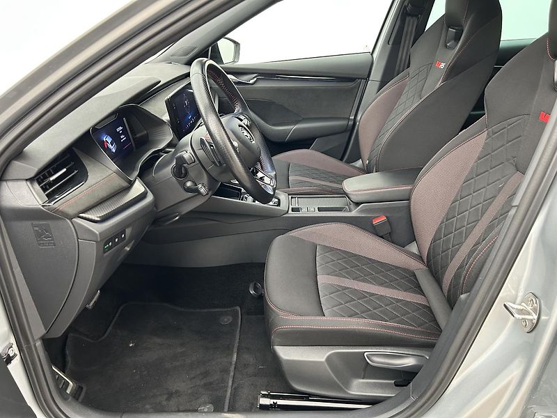 Škoda Octavia 2.0 TDI RS - fotka 6 z 33