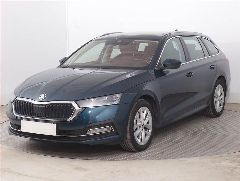 Škoda Octavia (2023) 2.0 TDI - fotka 2 z 16