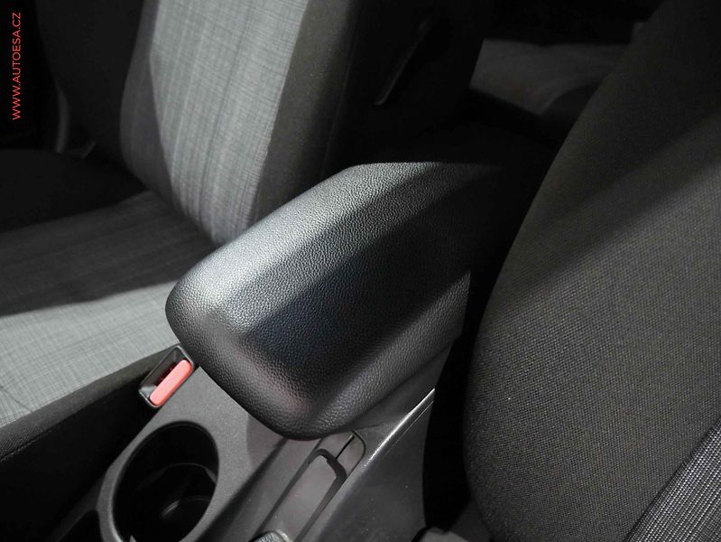 Kia Ceed (2012) 1.6i, ČR, AC - fotka 16 z 16