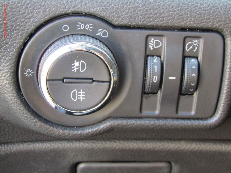 Opel Astra (2014) 1.6i, ČR, servis.kniha - fotka 20 z 20
