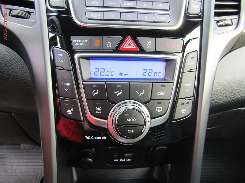 Hyundai i30 (2016) 1.6 GDi - fotka 16 z 22