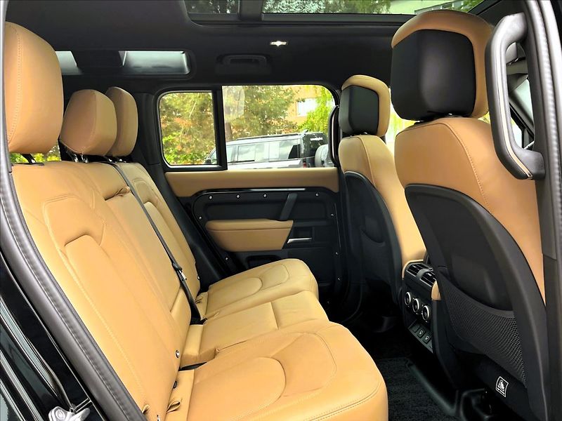Land Rover Defender (2026) 110 V8 P425 X-DYNAMIC HSE - fotka 32 z 35