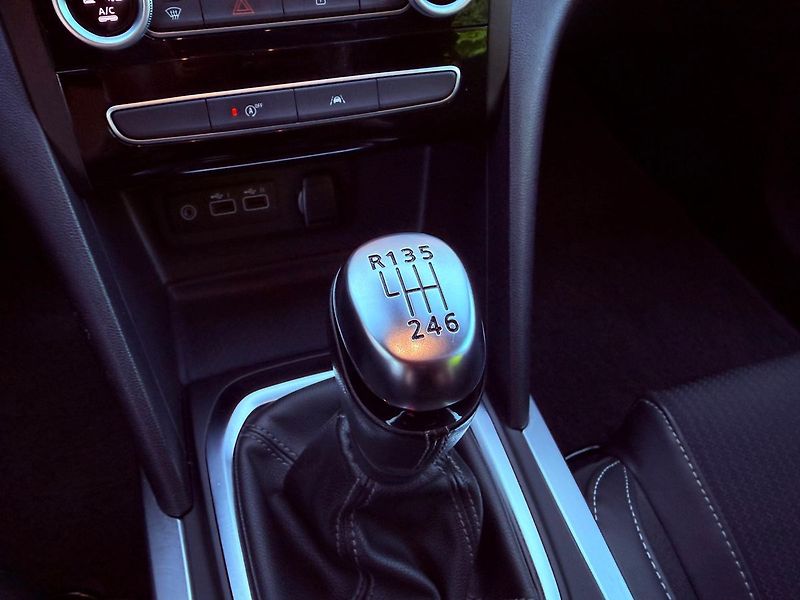 Renault Mégane 1.3 TCe Techno, ČR, 1.Maj S.K. - fotka 23 z 28