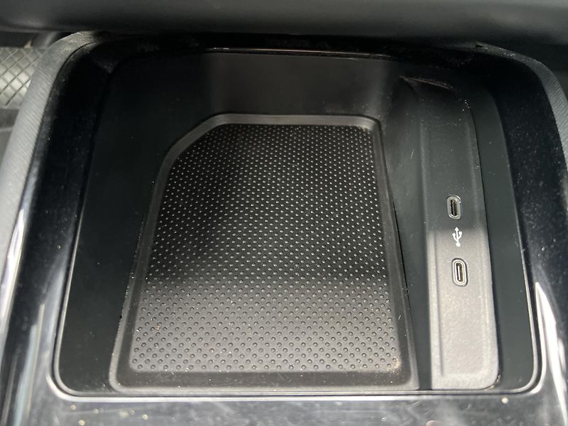 Škoda Kamiq 1.0TSi 81kw KAMERA TAŽNÉ ALU - fotka 23 z 46