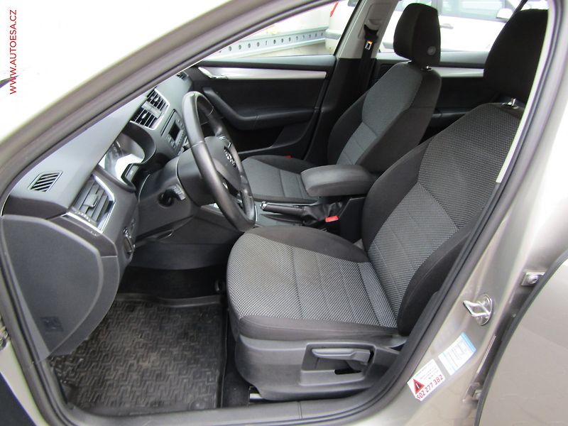 Škoda Octavia (2014) 1.4 TSi, Ambition, DSG - fotka 9 z 16