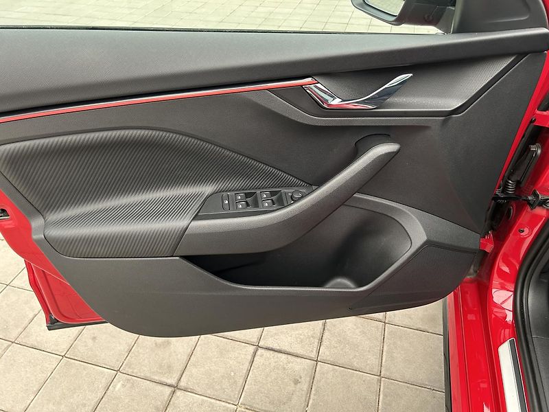 Škoda Kamiq 1.0 TSI Monte Carlo - fotka 6 z 26