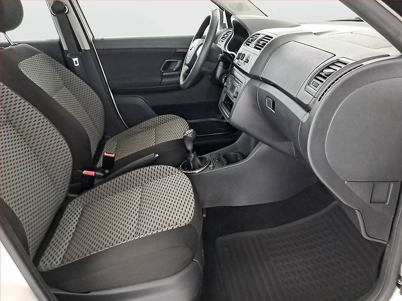 Škoda Fabia (2011) 1.2 TSI - fotka 9 z 13