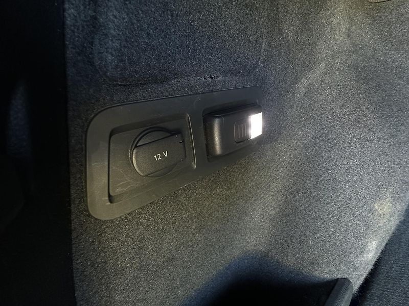 Škoda Karoq (2018) 1.5TSI/110kW*1.Maj.Webasto *TZ - fotka 33 z 40