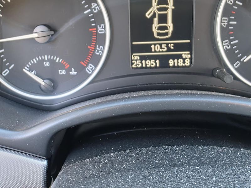 Škoda Octavia (2011) 2 face 2.0 TDi 103kw DSG - fotka 14 z 15