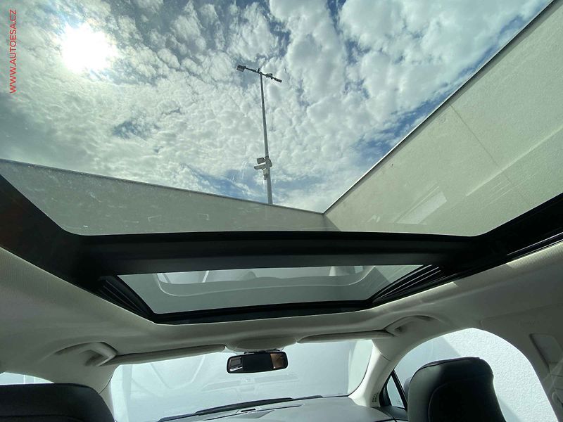 Ford Mondeo (2015) 2.0 EB, Titanium, AT, LED - fotka 11 z 21