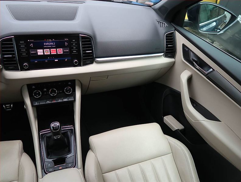 Škoda Karoq (2017) Style Plus 1.6 TDI, Serv.kniha - fotka 8 z 18