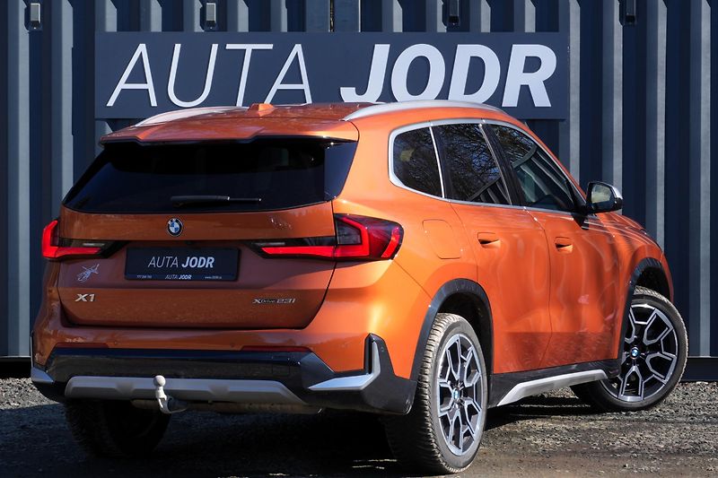 BMW X1 23i xDrive, Tažné, 360° kamera - fotka 8 z 40