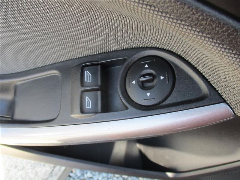 Ford Focus 1,6 TDCi, klima,serv.kniha,CZ, - fotka 21 z 29