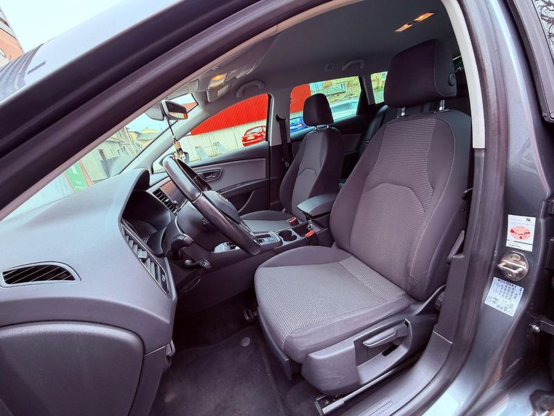 Seat Leon 1.6 TDi DSG, Tažné, Navi - fotka 15 z 29
