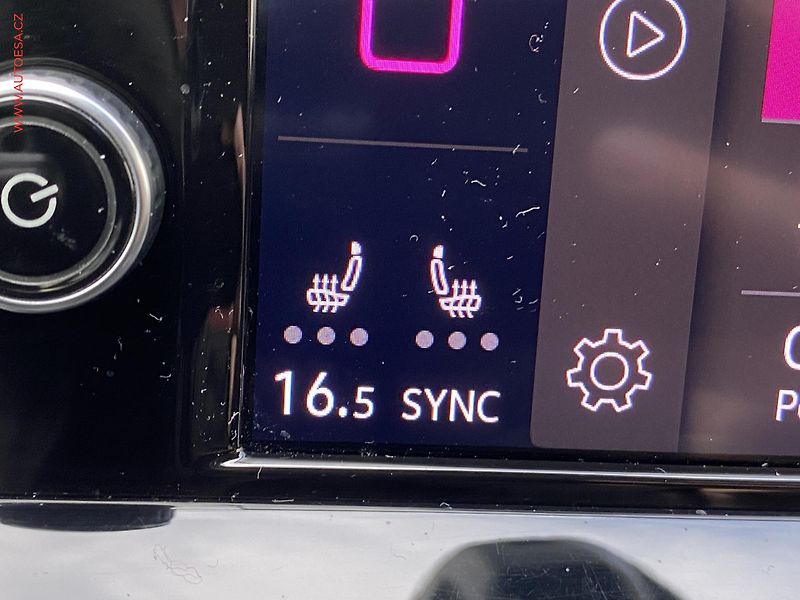 Volkswagen Golf (2020) 1.0TSi, ČR, Life, LED - fotka 16 z 18