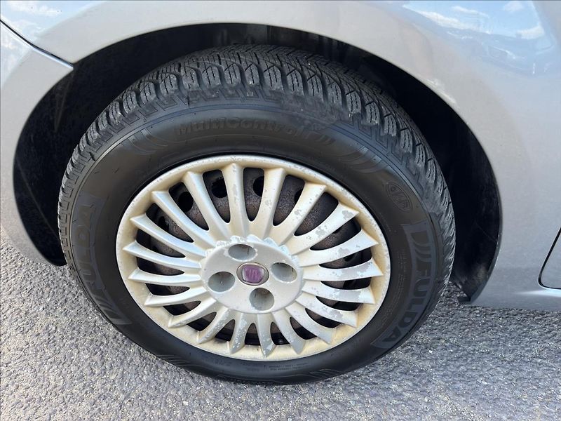 Fiat Punto 1.4 i 55KW ROZVODY STK 8/28 - fotka 32 z 32