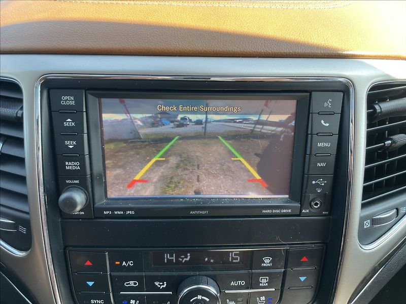 Jeep Grand Cherokee 3,0 CRDi 177kw Overland Pano T - fotka 20 z 35
